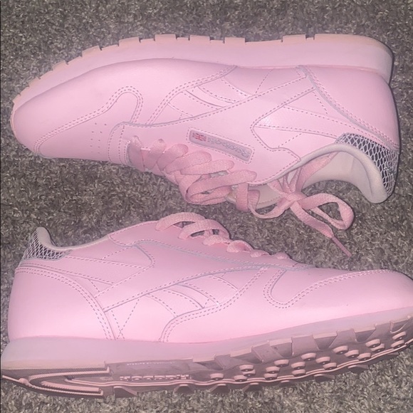 COPY - pink reebok’s 💓💓💓 - Picture 1 of 3